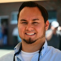 Derek Noah_headshot.jpg